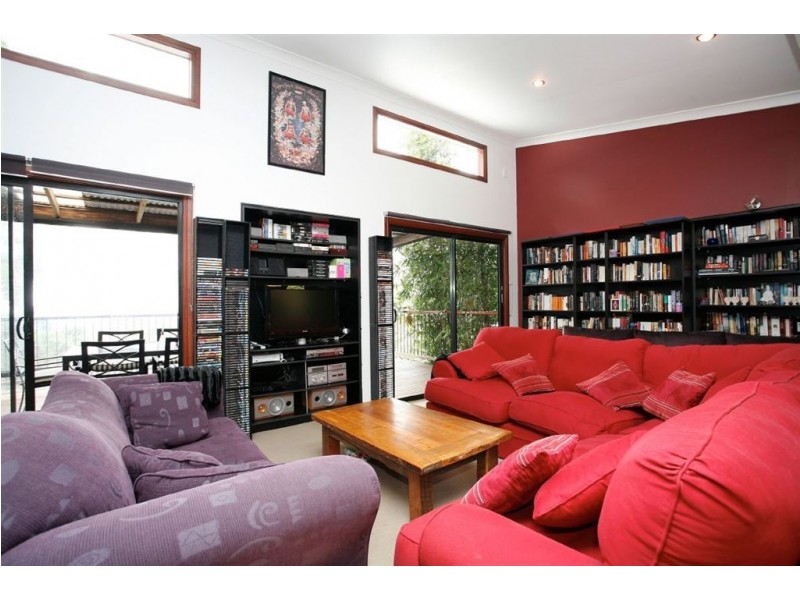 8 Bulcock Avenue, Mount Nebo QLD 4520