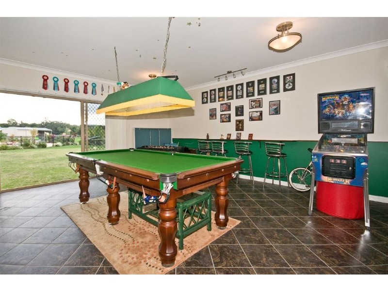 18 Warwick Lane, Samford QLD 4520