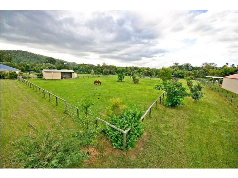 18 Warwick Lane, Samford QLD 4520