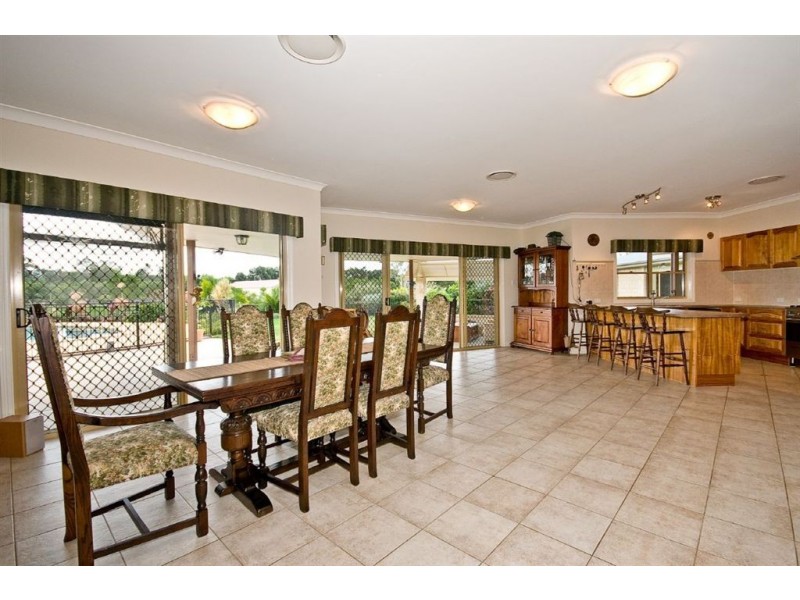 18 Warwick Lane, Samford QLD 4520