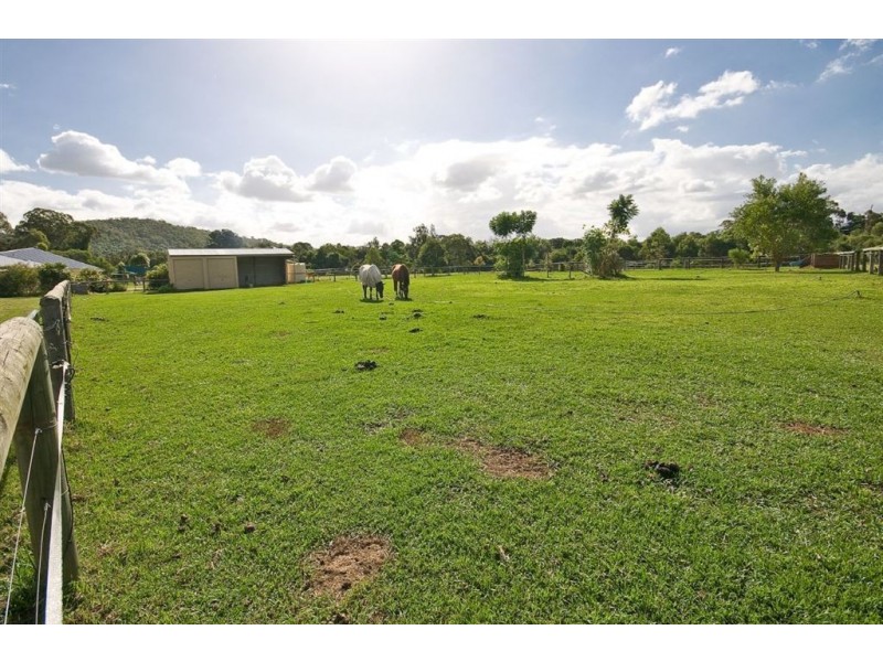 18 Warwick Lane, Samford QLD 4520