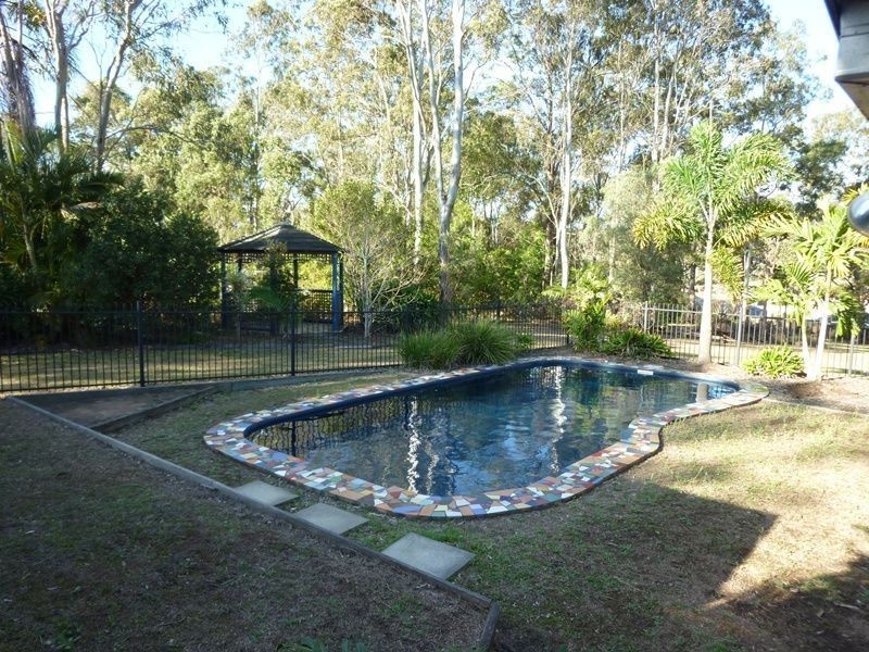 11 Trentham Place, Samford QLD 4520