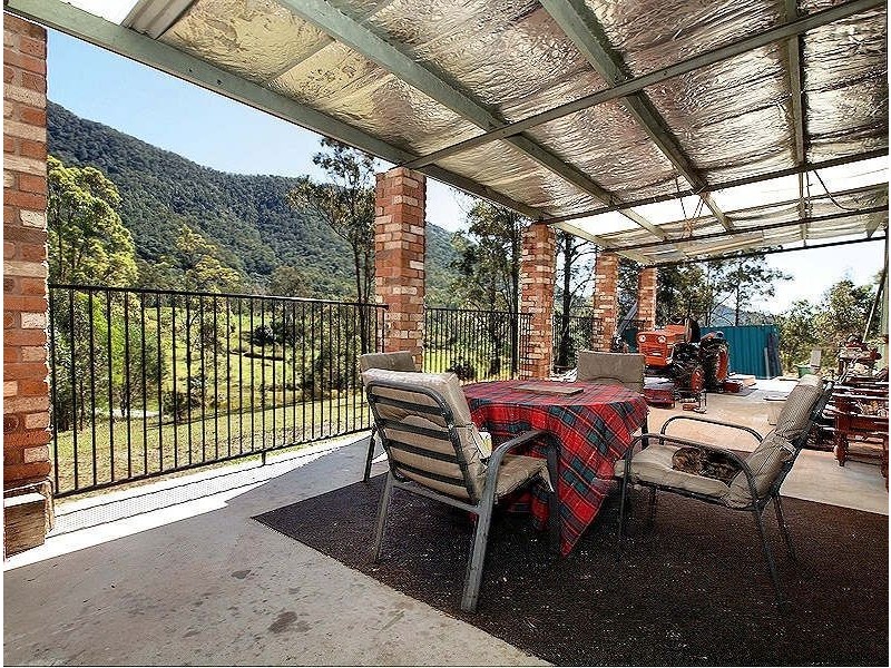 2 Lyell Court, Mount Samson QLD 4520