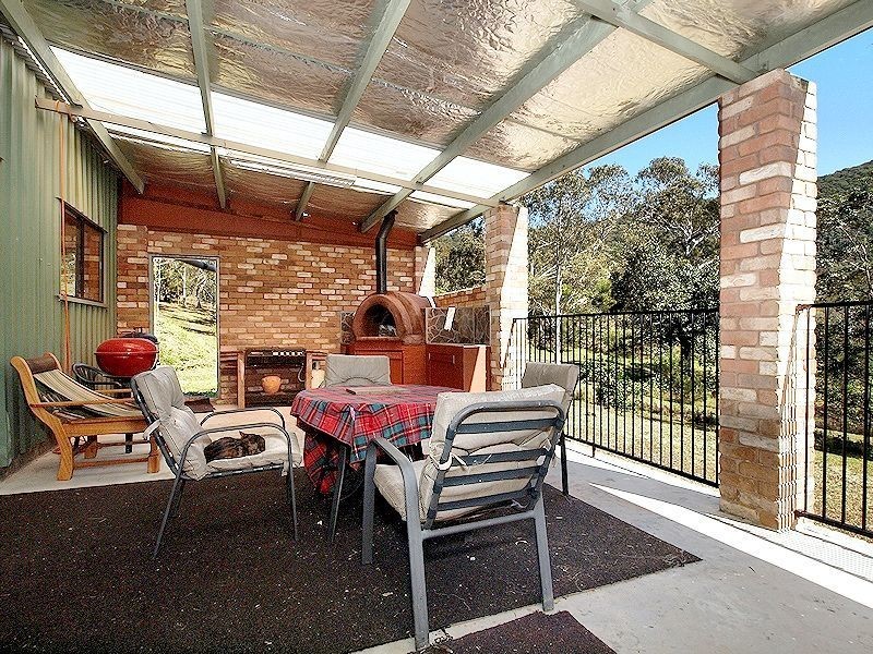 2 Lyell Court, Mount Samson QLD 4520