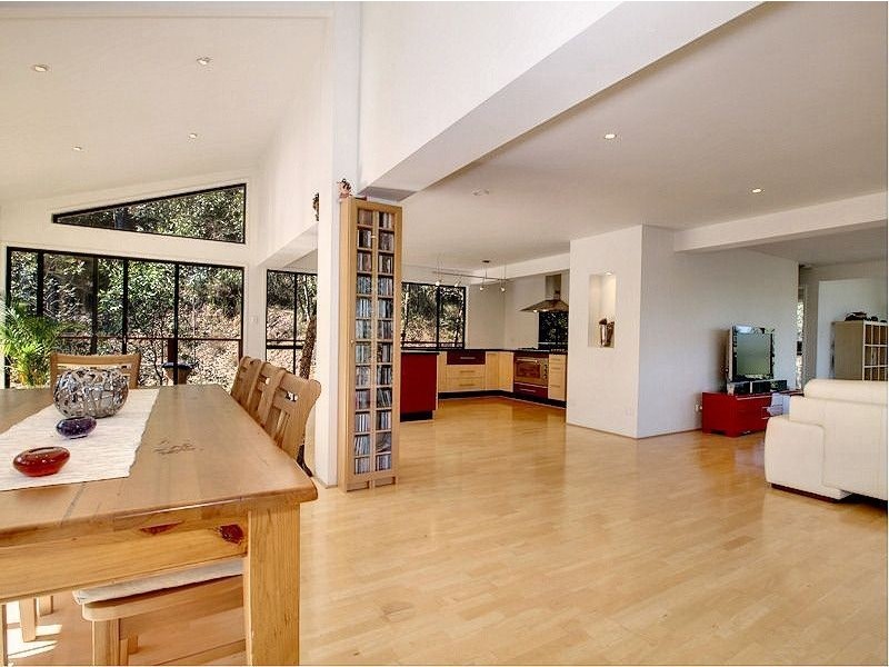 1 Sylvaterre Court, Samford QLD 4520