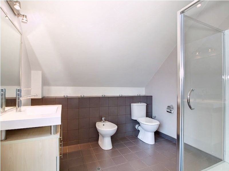 1 Sylvaterre Court, Samford QLD 4520