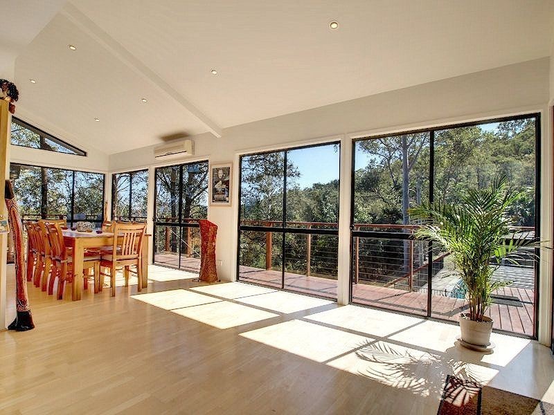 1 Sylvaterre Court, Samford QLD 4520