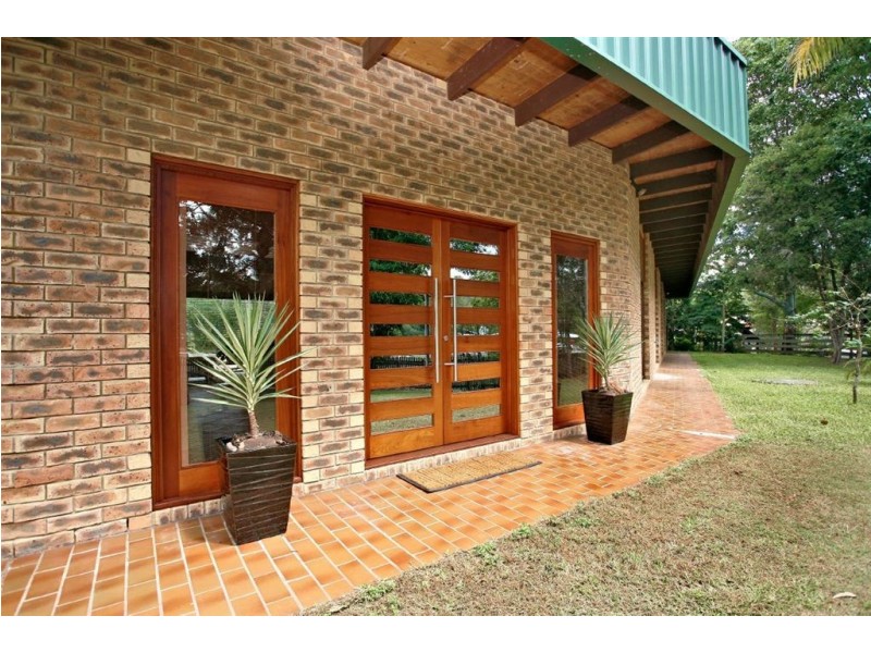 223 Mt Glorious Rd, Samford QLD 4520