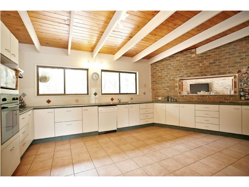 223 Mt Glorious Rd, Samford QLD 4520