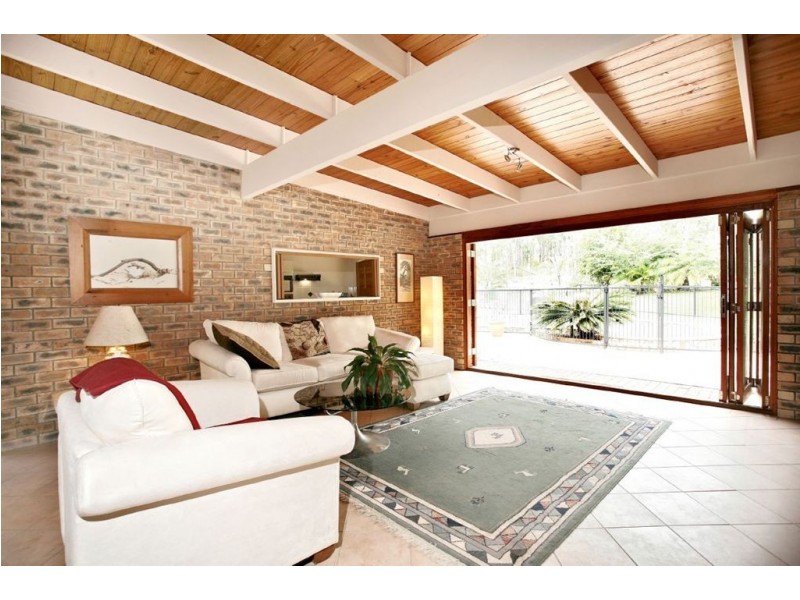 223 Mt Glorious Rd, Samford QLD 4520