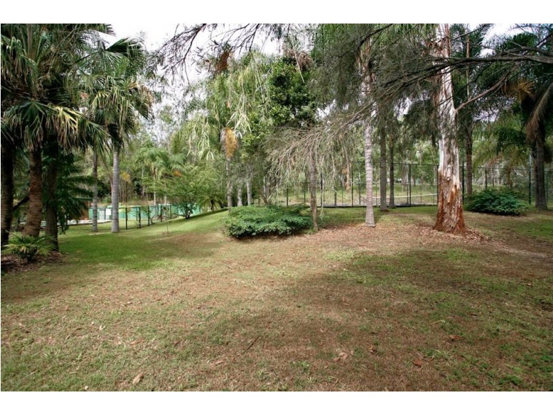 223 Mt Glorious Rd, Samford QLD 4520