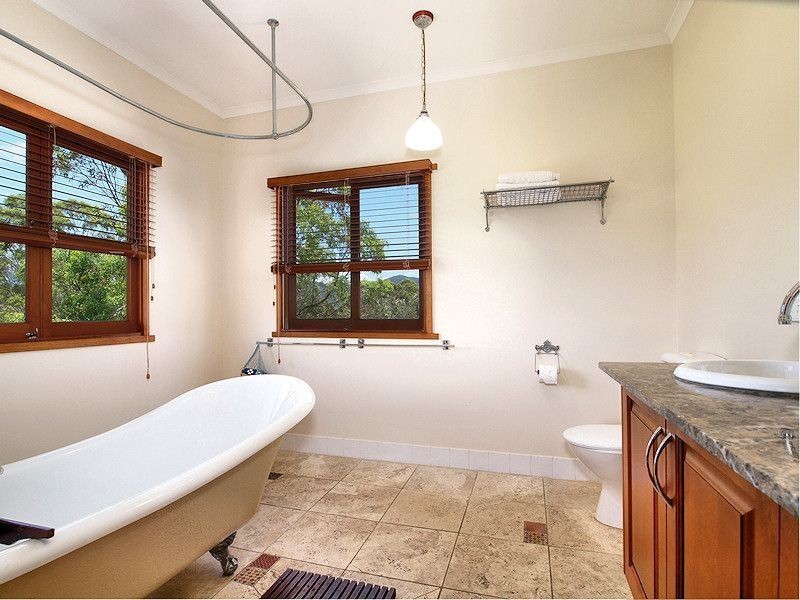 5 Parragilga Close, Samford QLD 4520