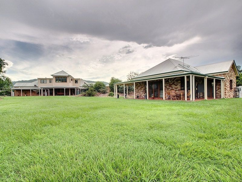 7 Stavewood Court, Samford QLD 4520