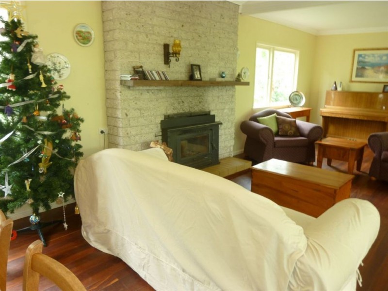 243 Mount Glorious Road, Samford QLD 4520