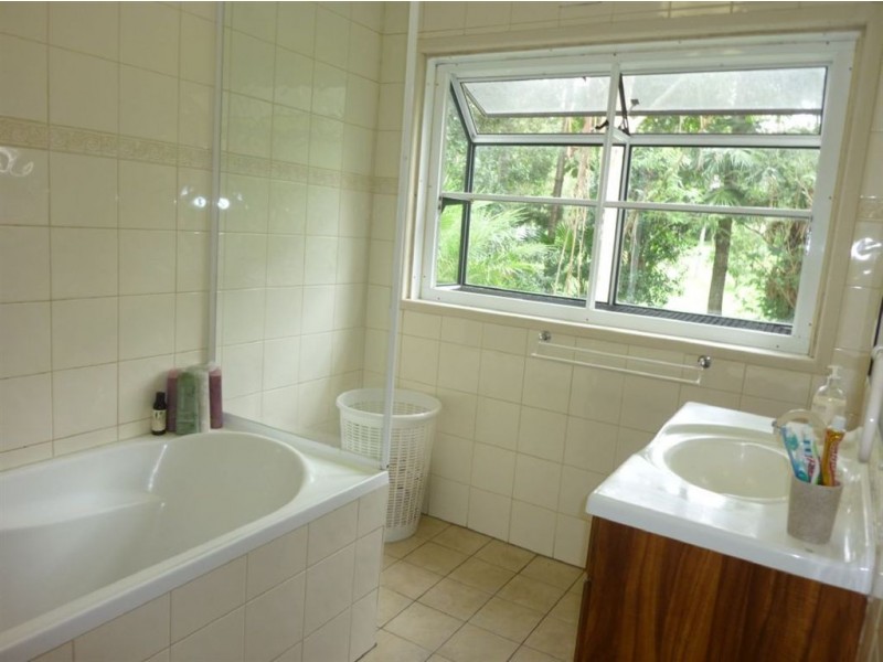 243 Mount Glorious Road, Samford QLD 4520