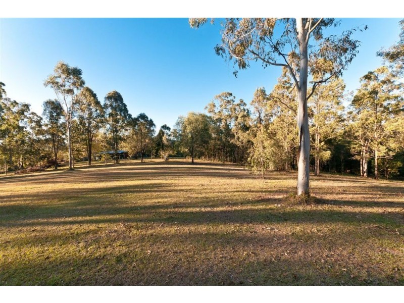 4 Mangifera Close, Samford QLD 4520