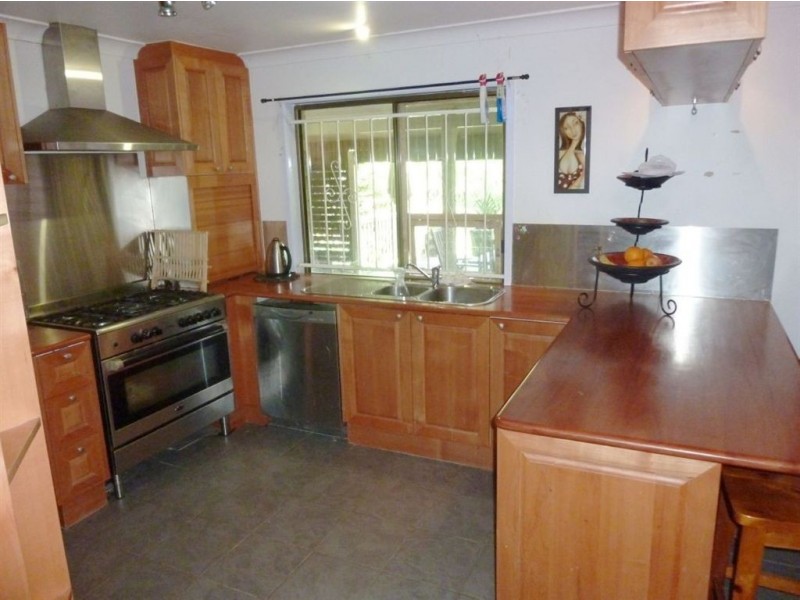 8 Dundialla Way, Samford QLD 4520