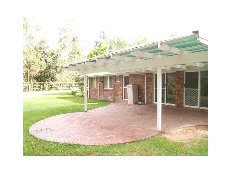 16 Davison, Camp Mountain QLD 4520