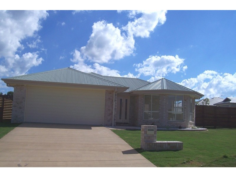 30 Heights Road, Beerwah QLD 4519