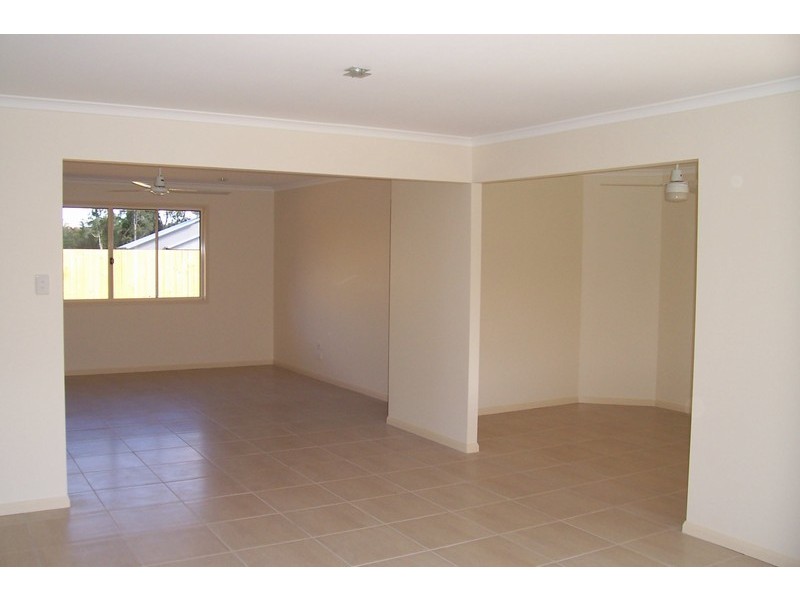 30 Heights Road, Beerwah QLD 4519