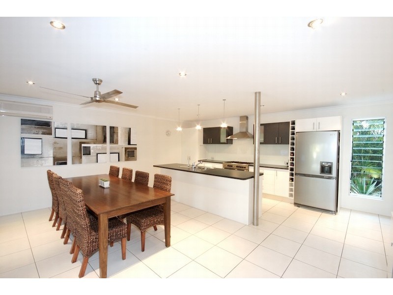 Warana QLD 4575