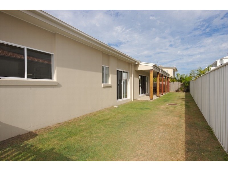 4 Capri Court, Kawana Island QLD 4575