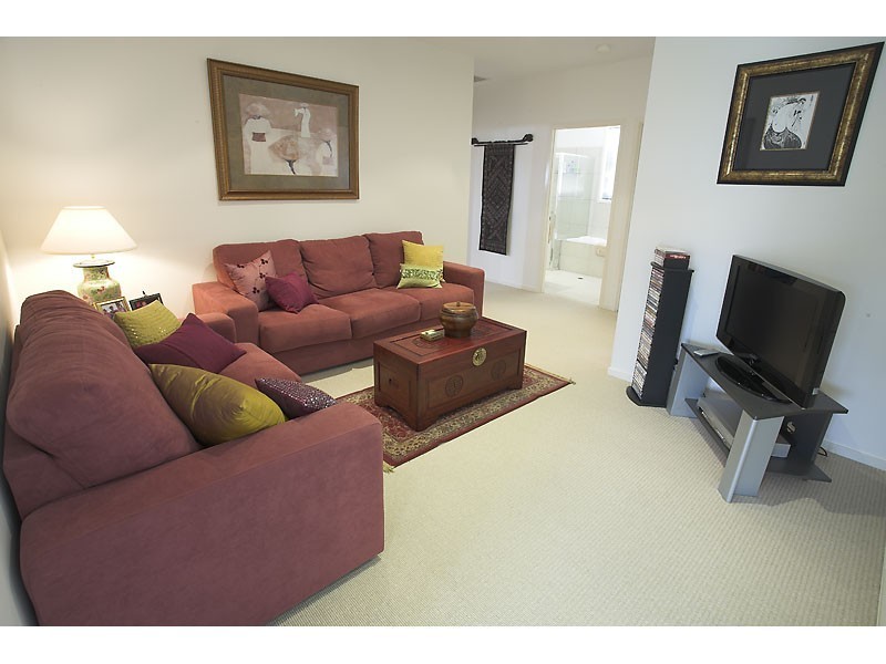 16 Tarawa Street, Kawana Island QLD 4575