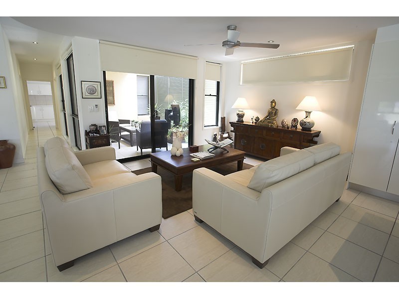 16 Tarawa Street, Kawana Island QLD 4575