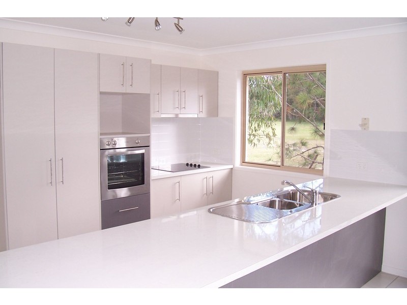 12 James Court, Beerwah QLD 4519