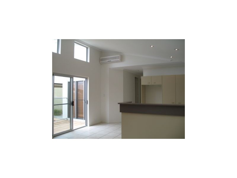 13 Martinique Ct, Kawana Island QLD 4575