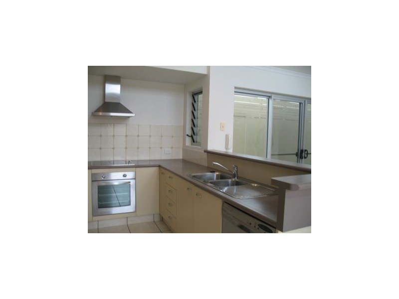 13 Martinique Ct, Kawana Island QLD 4575