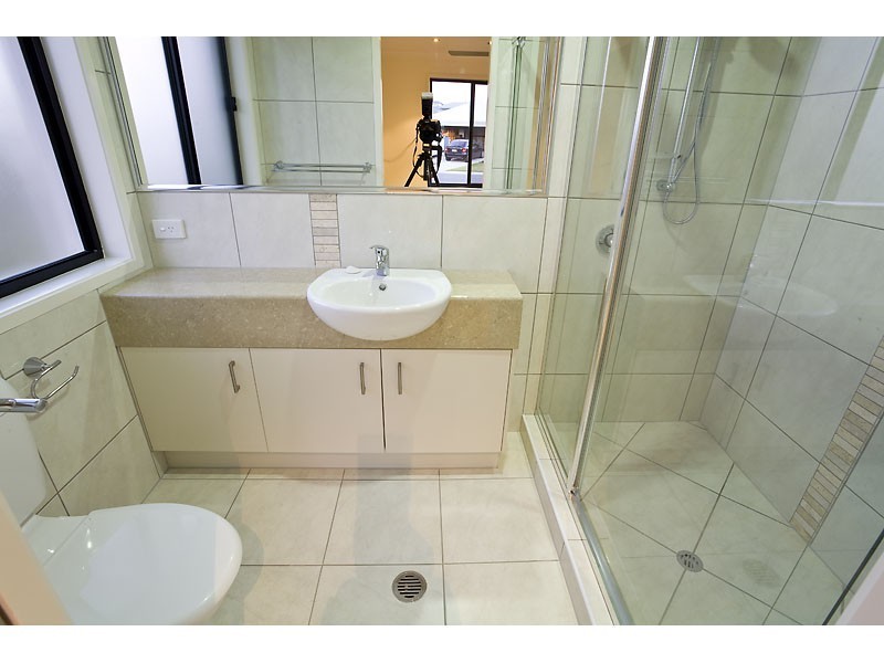 2/126 Grand Parade, Kawana Island QLD 4575