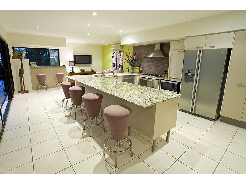 12 Maldives Place, Kawana Island QLD 4575