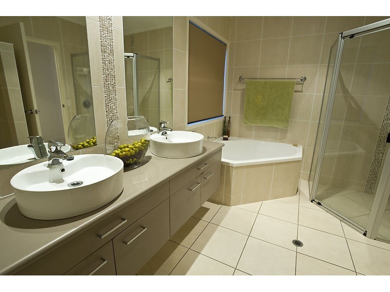 12 Maldives Place, Kawana Island QLD 4575