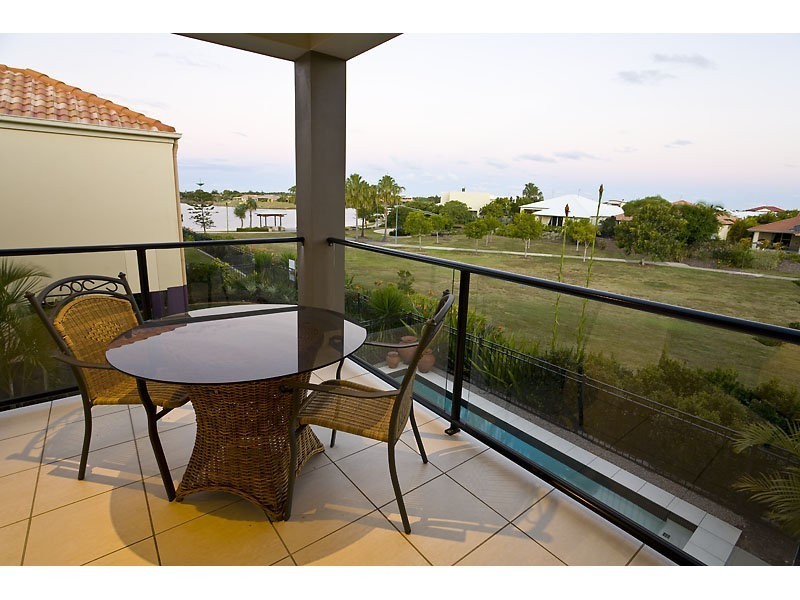 12 Maldives Place, Kawana Island QLD 4575