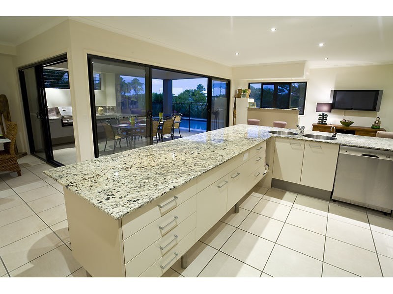 12 Maldives Place, Kawana Island QLD 4575