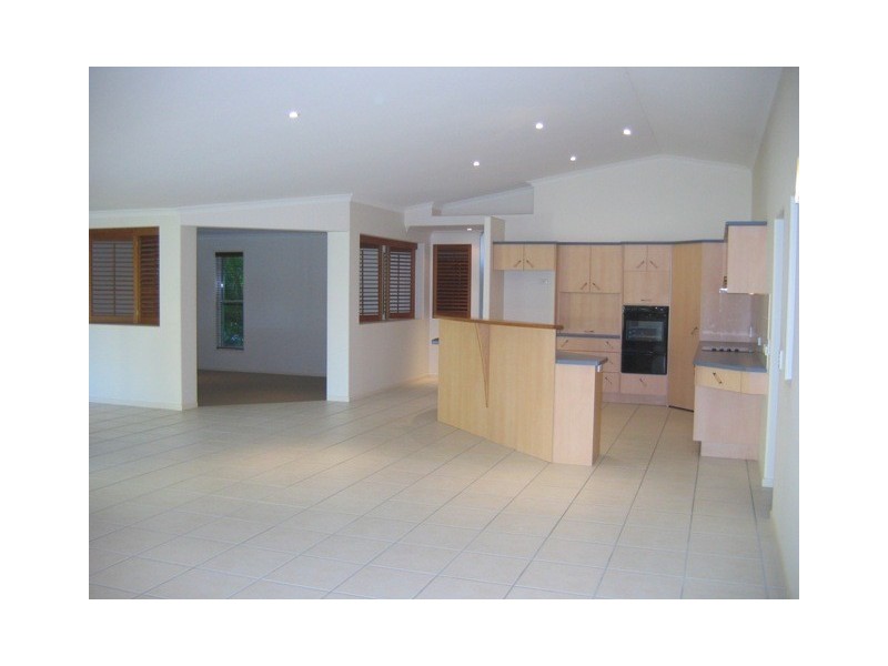 3 Majorca Place, Kawana Island QLD 4575