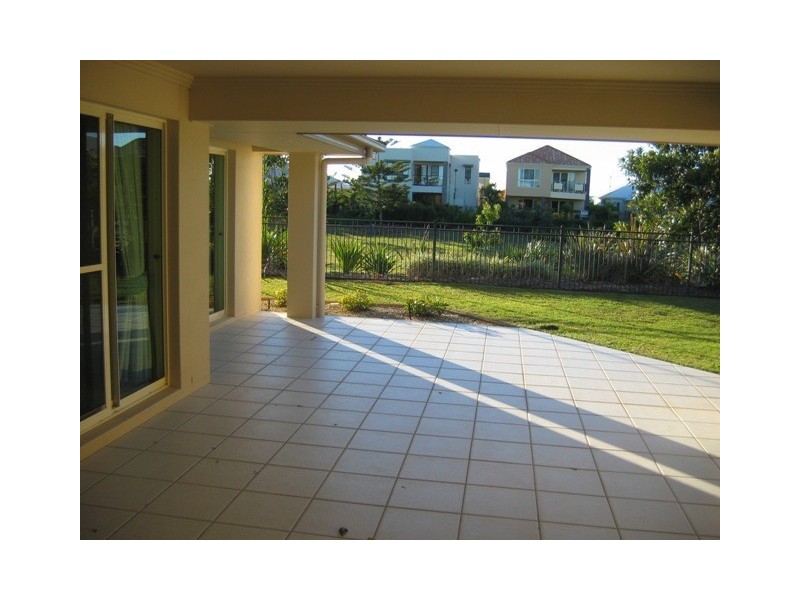 3 Majorca Place, Kawana Island QLD 4575