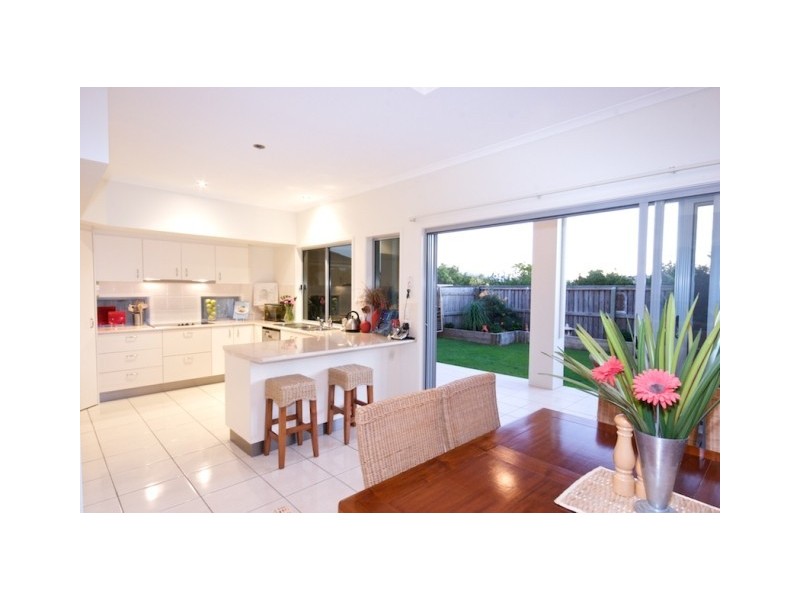 10 Zante Lane, Kawana Island QLD 4575