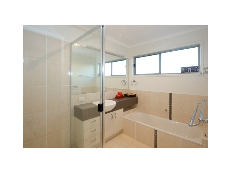 10 Zante Lane, Kawana Island QLD 4575