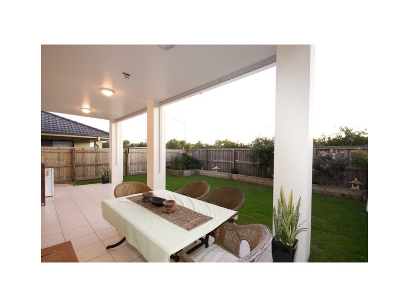 10 Zante Lane, Kawana Island QLD 4575