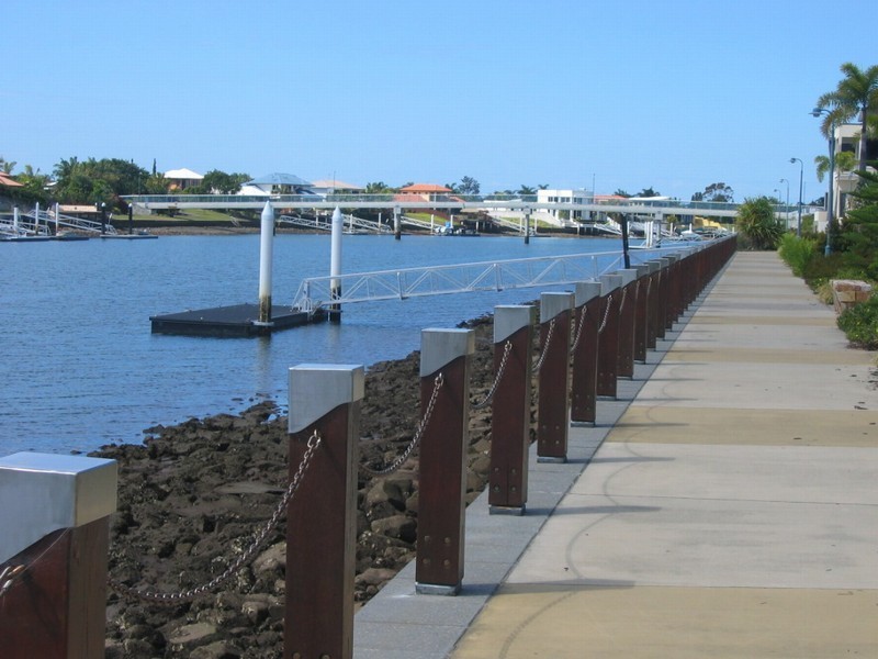 122 Grand Parade, Kawana Island QLD 4575