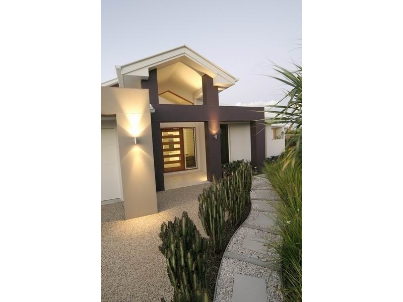 20 Dominica Place, Kawana Island QLD 4575