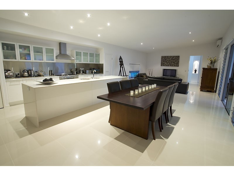 9 Cocos Court, Kawana Island QLD 4575