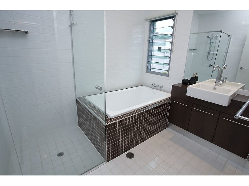 9 Cocos Court, Kawana Island QLD 4575