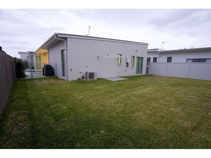 9 Cocos Court, Kawana Island QLD 4575