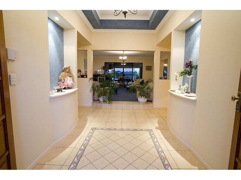 24 Bahamas Circuit, Kawana Island QLD 4575