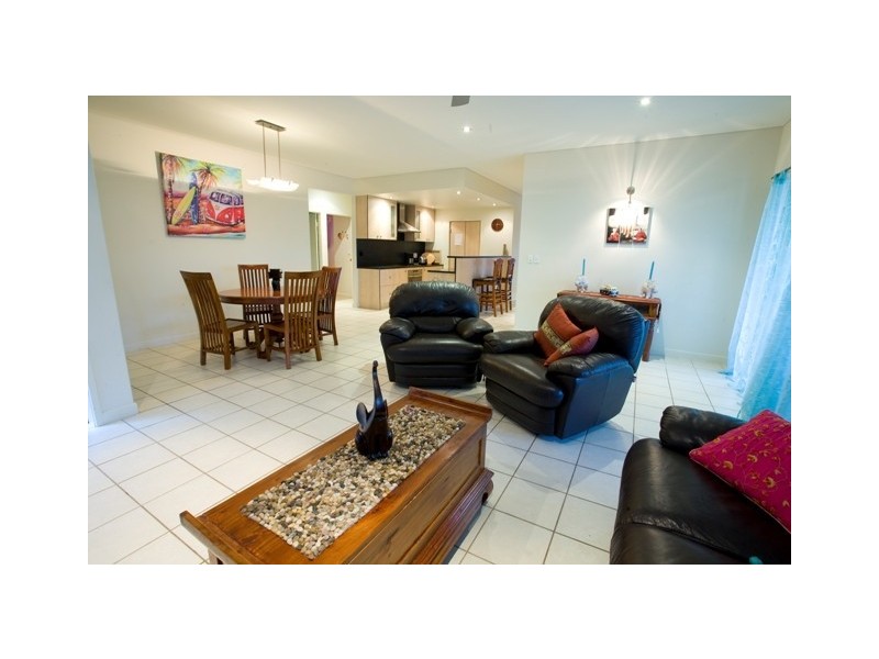 22 Mykonos Court, Kawana Island QLD 4575