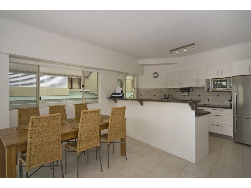 2/235 Gympie Tce, Noosaville QLD 4566