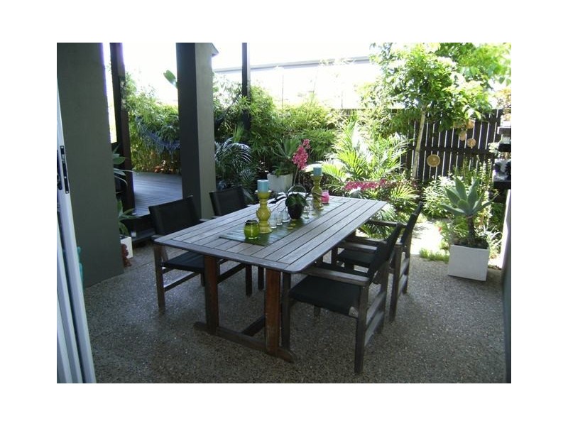 9 Magnetic Street, Kawana Island QLD 4575